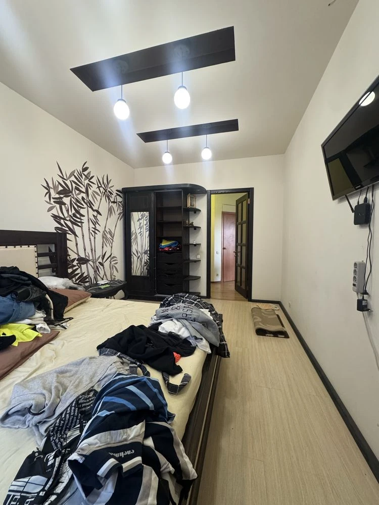 Selling 4 room apartment 150m2 in residential complex MKDU, P. Pole, 1 minute from metro