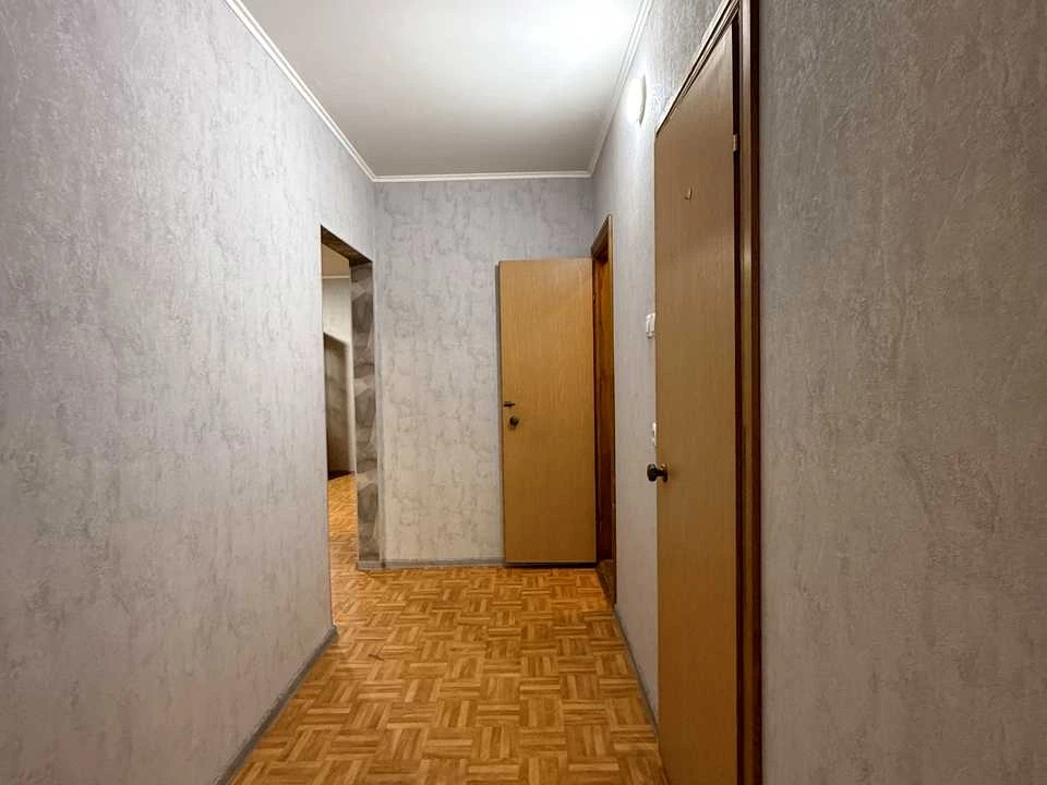 Apartment. Dragomannova st.