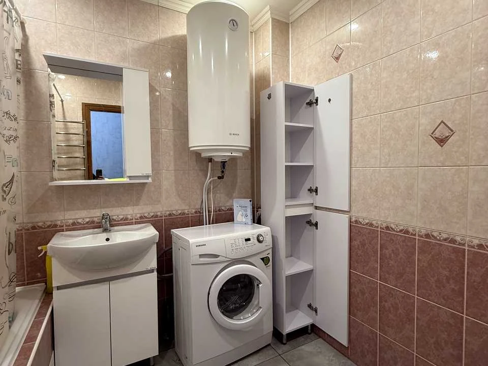 Apartment. Dragomannova st.