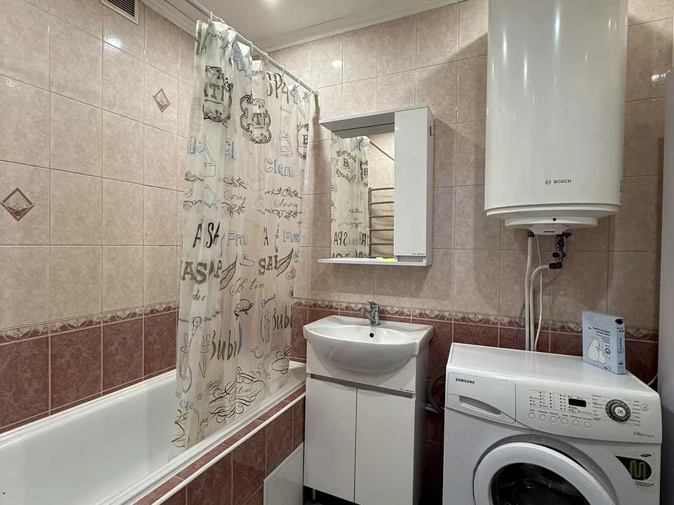 Apartment. Dragomannova st.