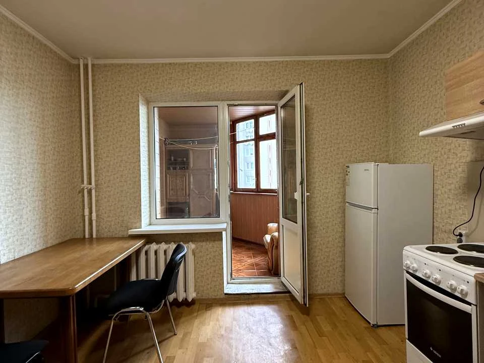 Apartment. Dragomannova st.