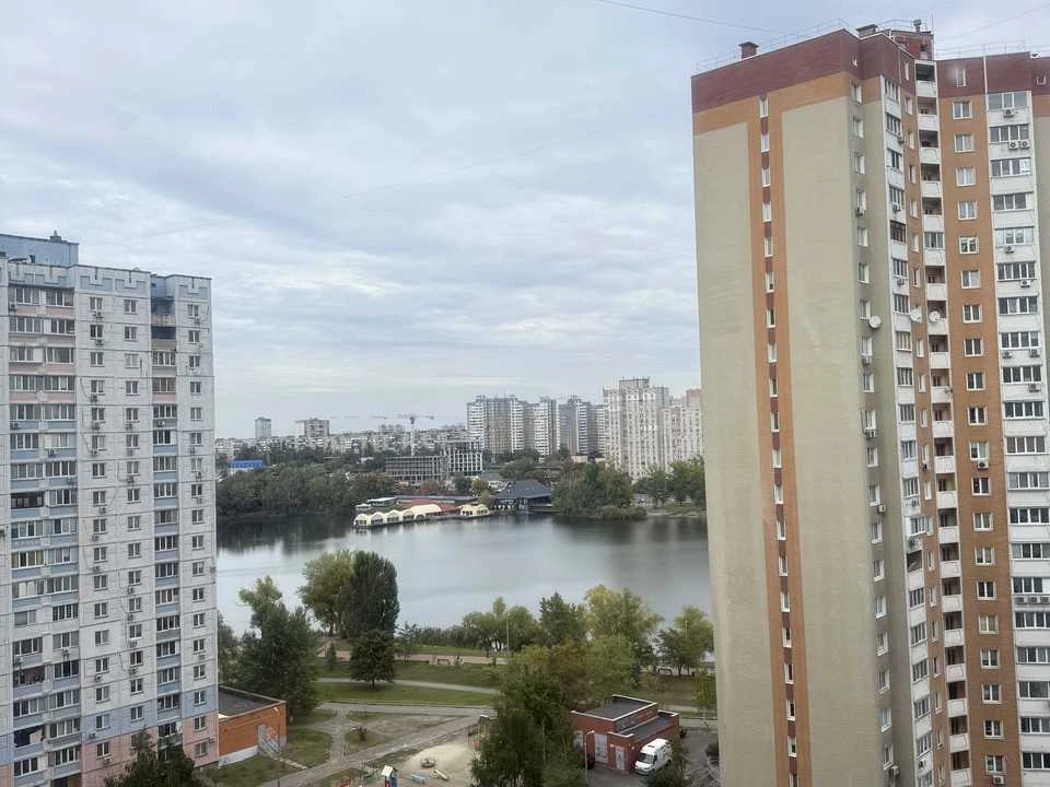 Apartment. Dragomannova st.
