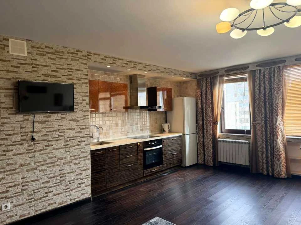 Apartment. Kyiv, Дніпровська набережна street.