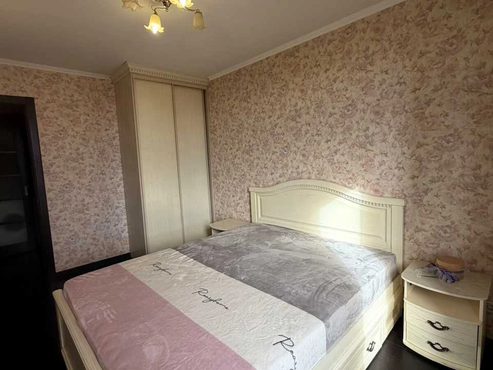 Apartment. Kyiv, Дніпровська набережна street.