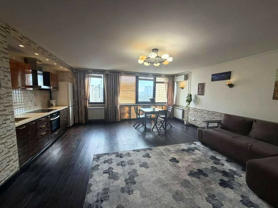 Apartment. Kyiv, Дніпровська набережна street.
