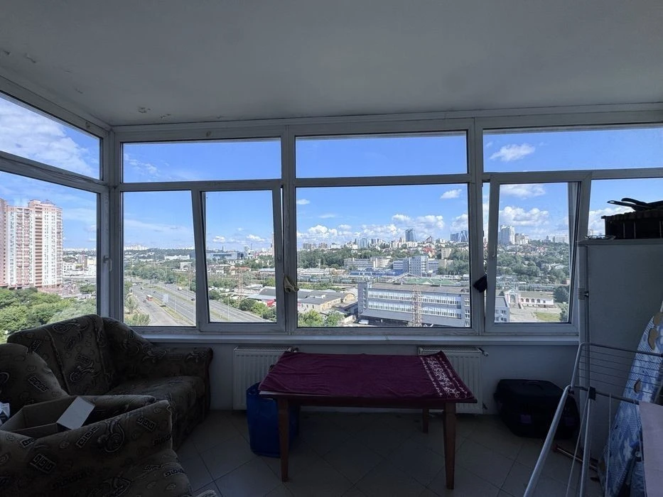 1-room apartment for sale 10 minutes from the center, Saperno Slobidska Street