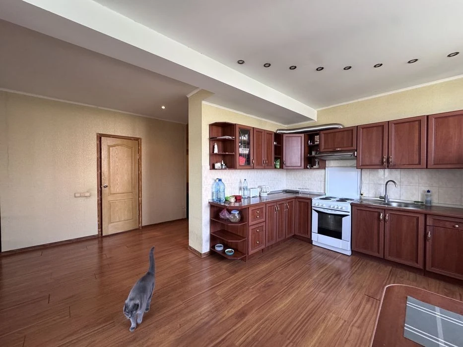 1-room apartment for sale 10 minutes from the center, Saperno Slobidska Street