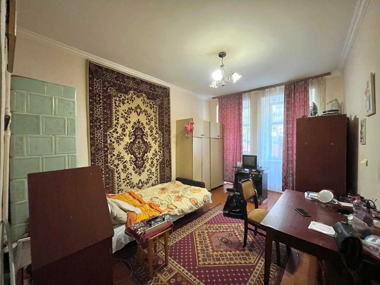 Sale of a 3-room apartment on Hrovat Street, City Center.