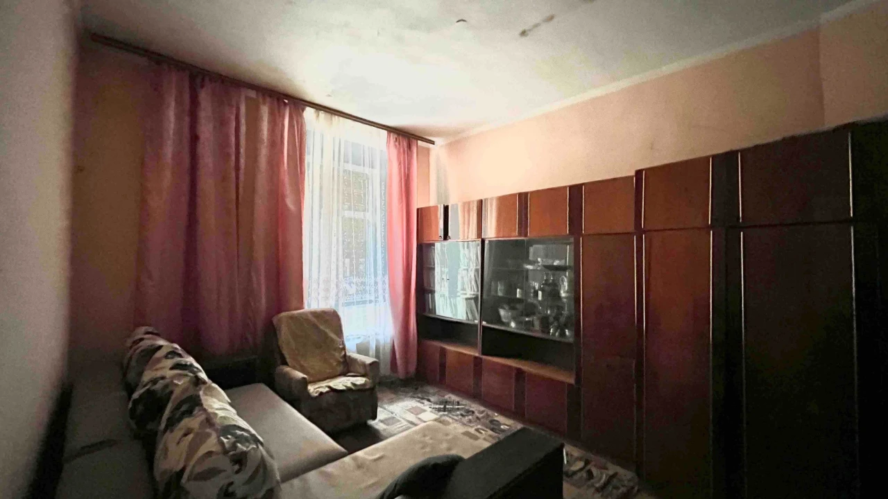 Sale of a 3-room apartment on Hrovat Street, City Center.