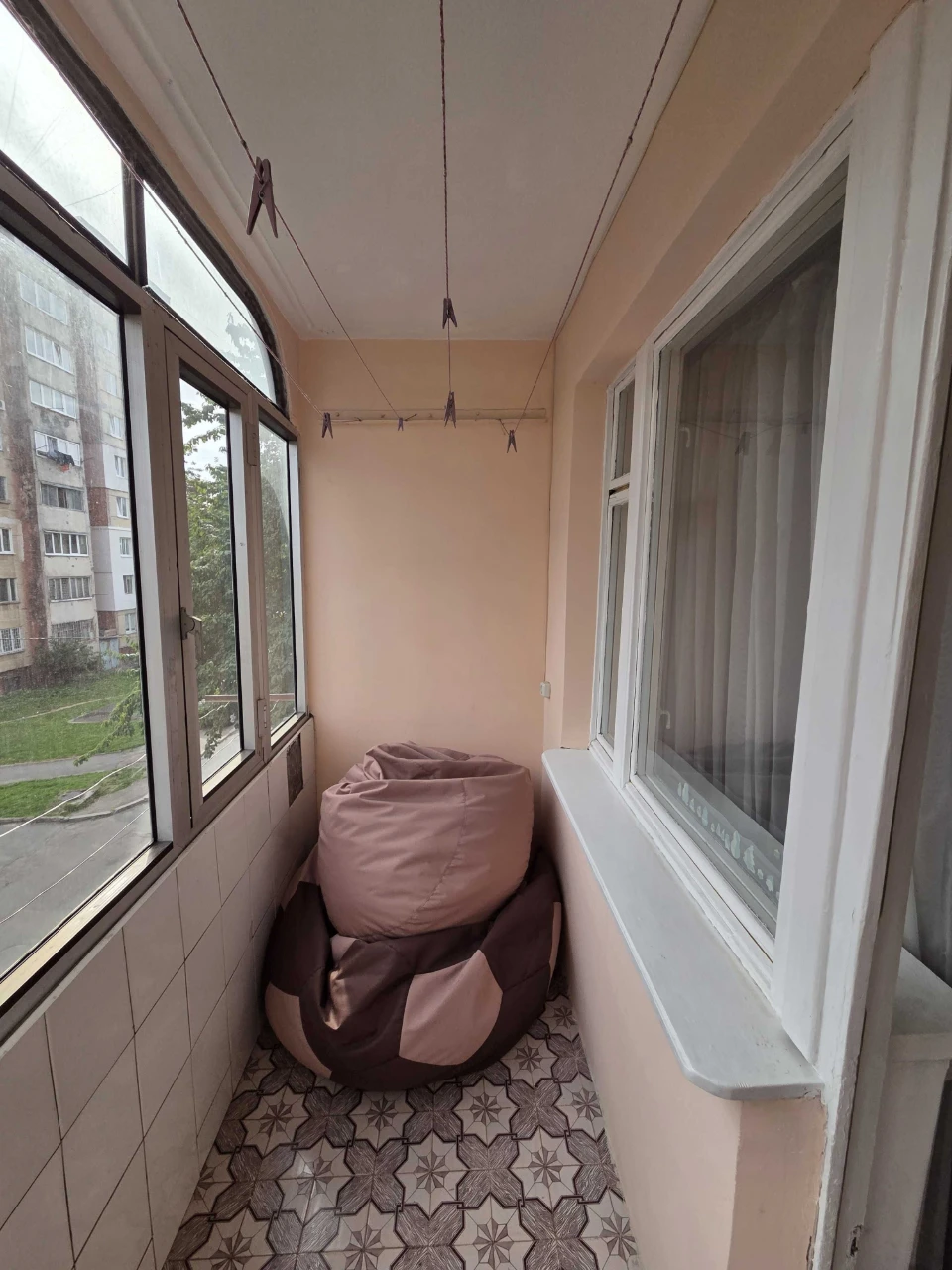 Продаж двокімнатної квартири з ремонтом на Сихові