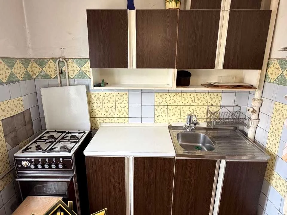 Квартира. Квітневий пров.