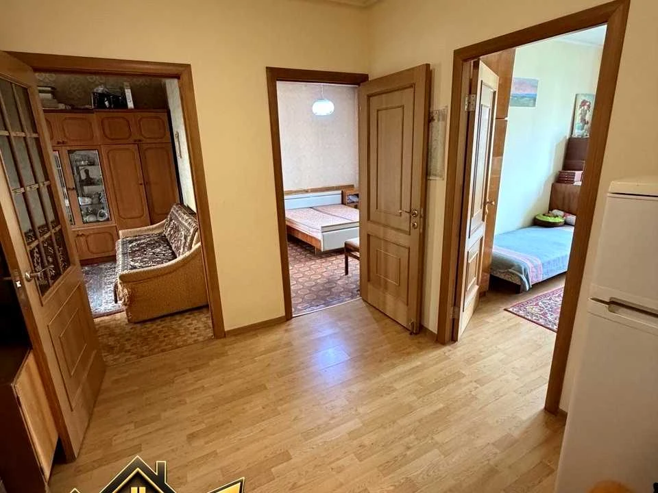 Квартира. Квітневий пров.