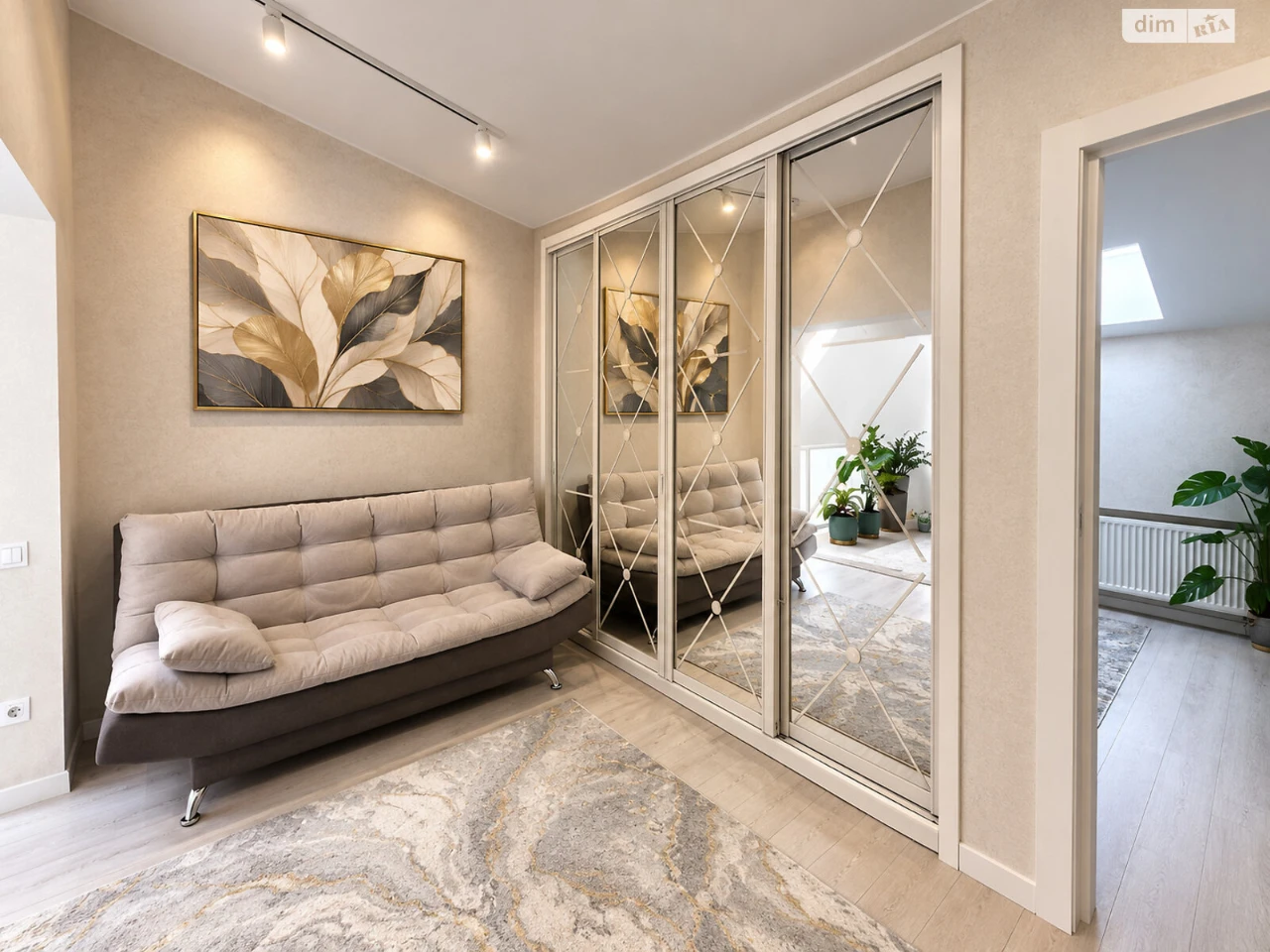 Sale Apartment in Holosiiv