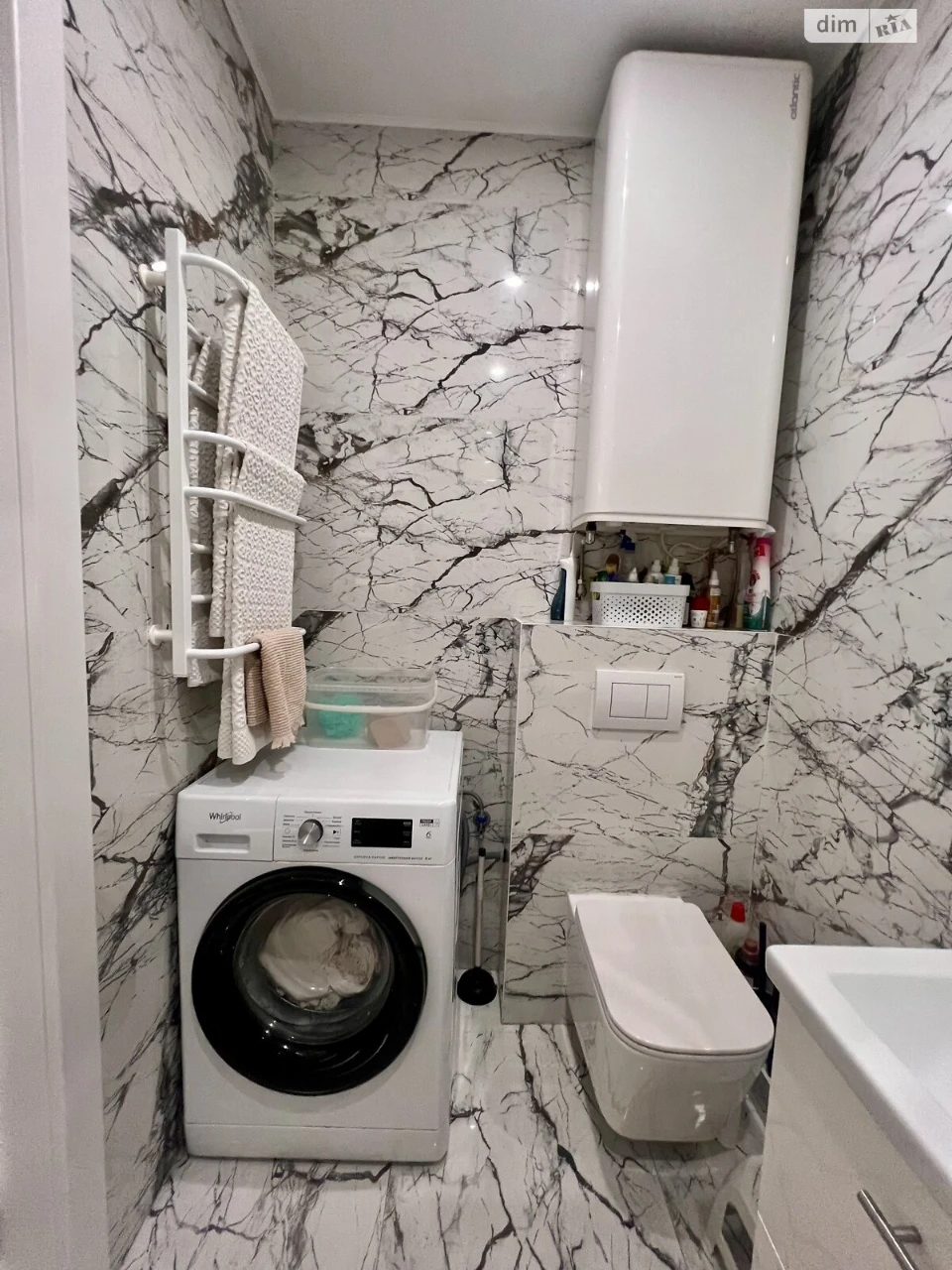 Sale Apartment in Holosiiv