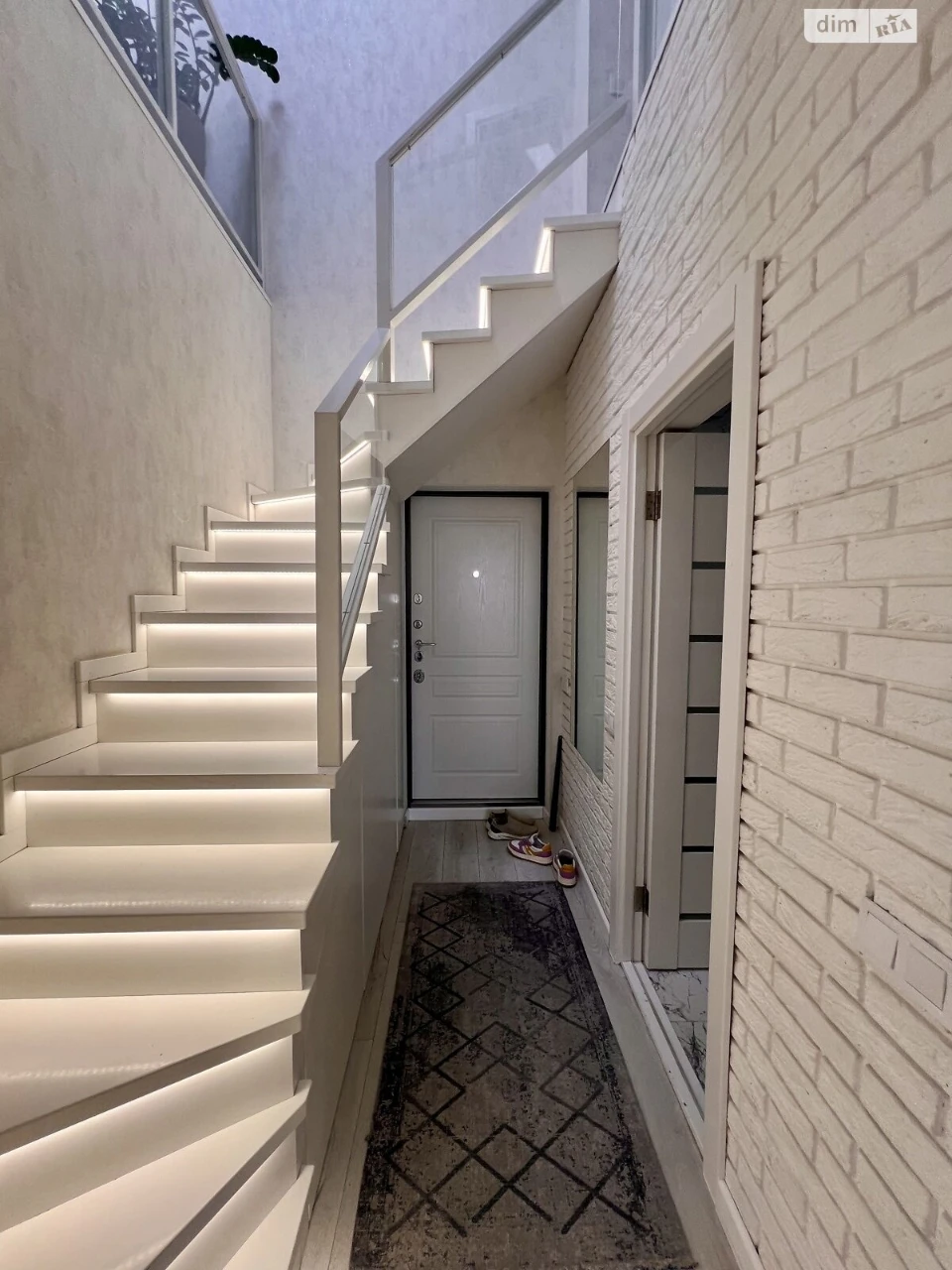 Sale Apartment in Holosiiv