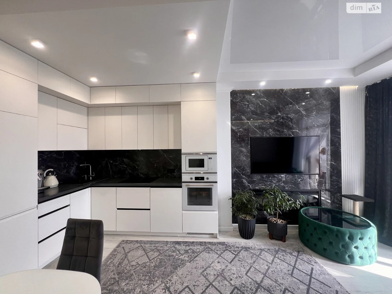 Sale Apartment in Holosiiv