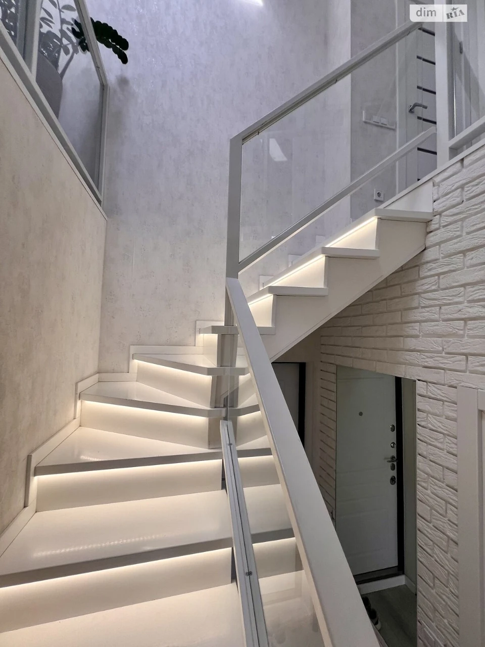 Sale Apartment in Holosiiv