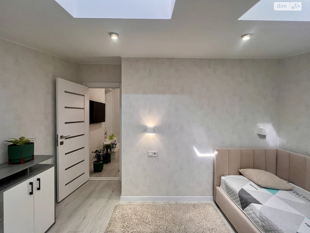 Sale Apartment in Holosiiv