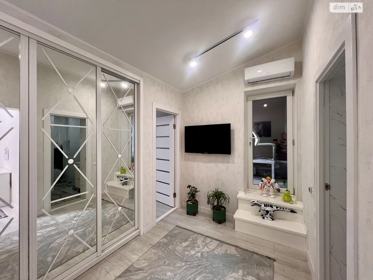 Sale Apartment in Holosiiv