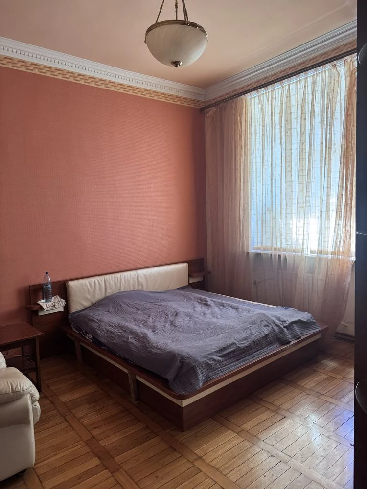 Продам трехкомнатную квартиру на Семинарской