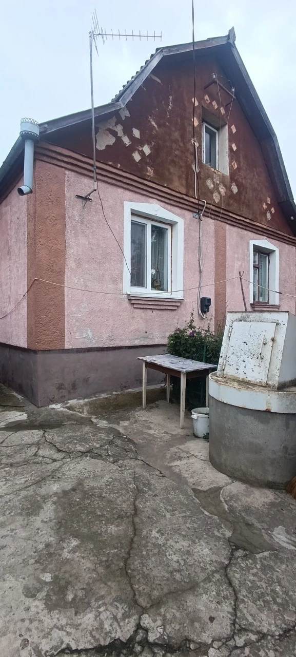 Продам будинок зі зручностями на Крошні.