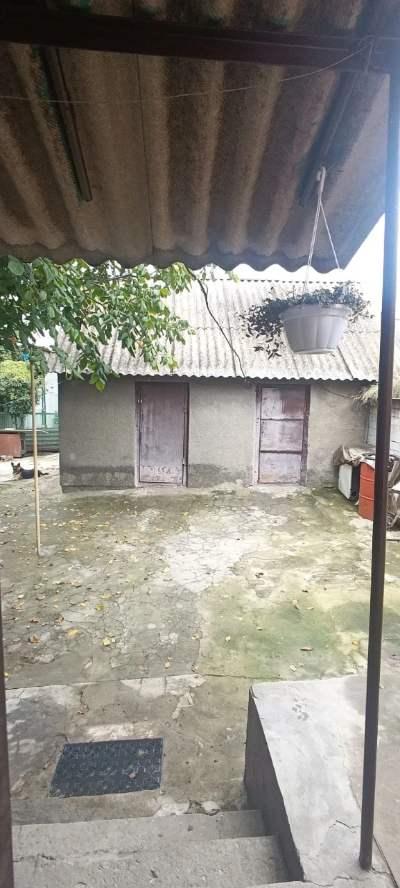 Продам будинок зі зручностями на Крошні.