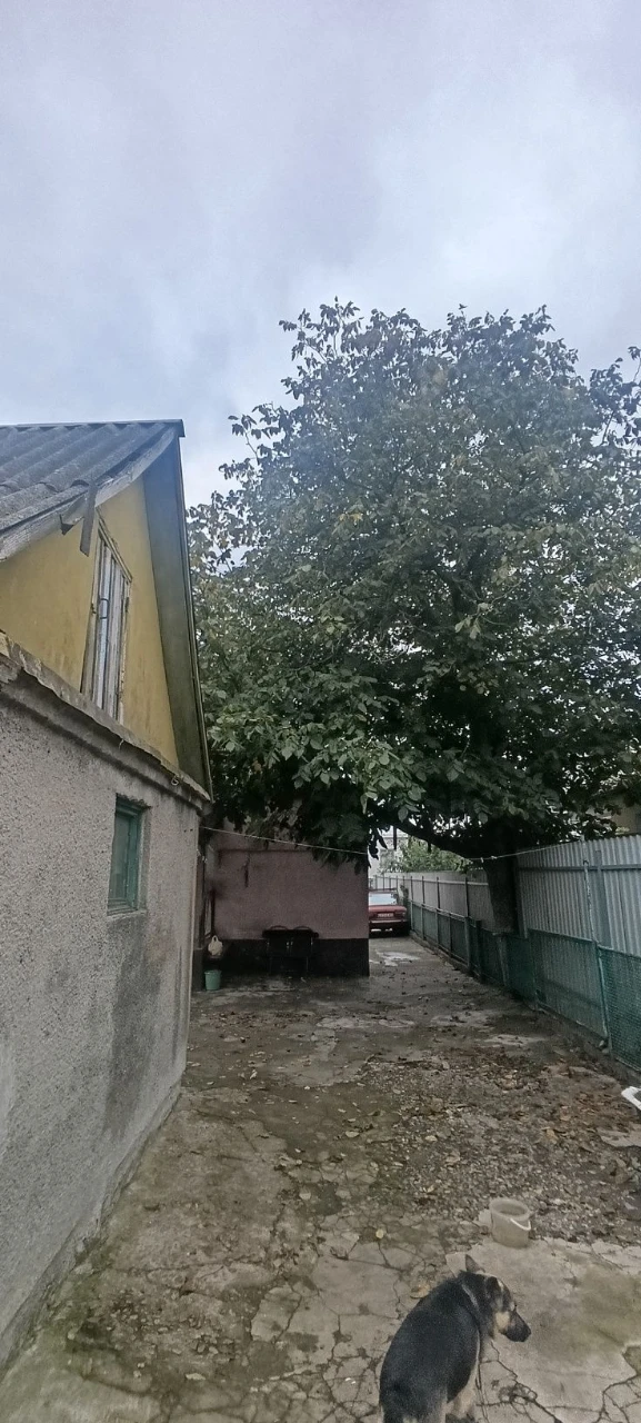 Продам будинок зі зручностями на Крошні.