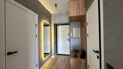 1к квартира 42 м² з сучасним ремонтом у зданому будинку