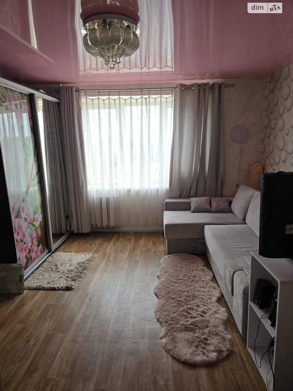 Apartment for Sale, Left Bank