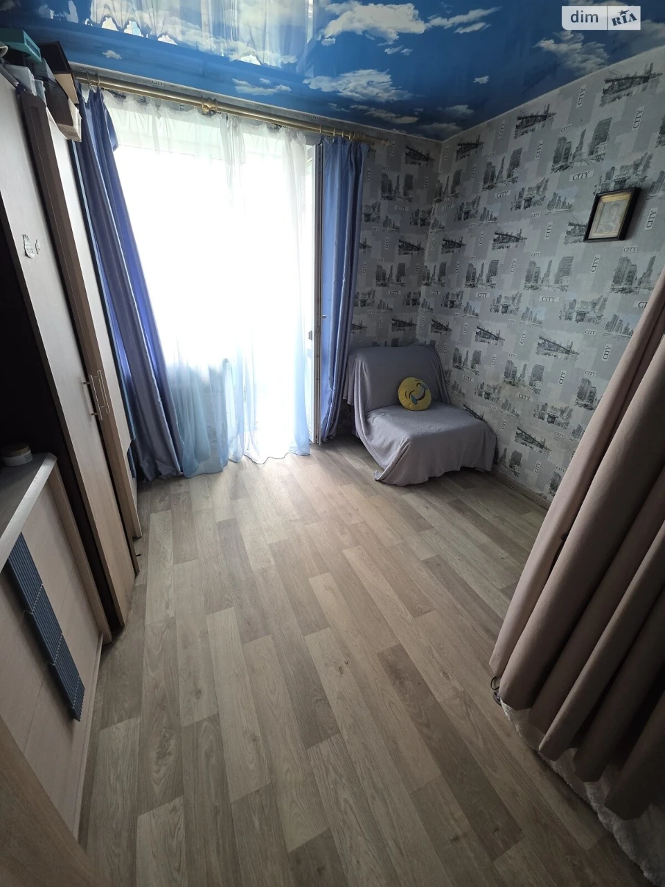 Apartment for Sale, Left Bank