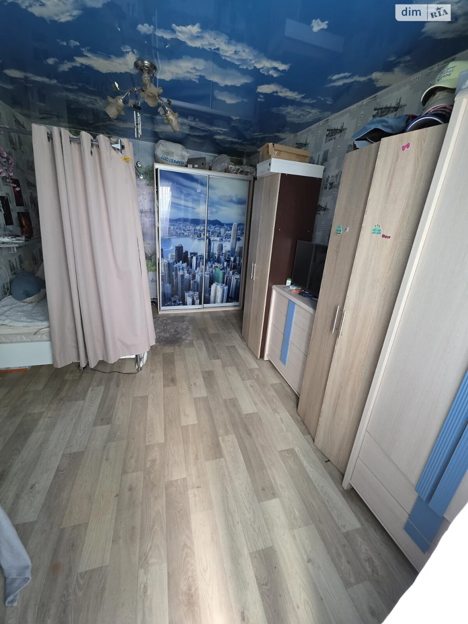 Apartment for Sale, Left Bank