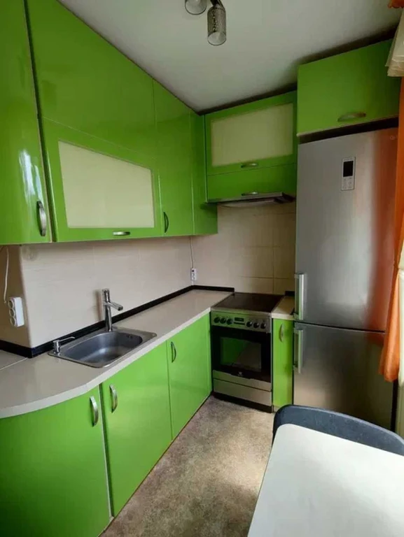 Sale of a 2-room apartment on Victory Avenue near the metro