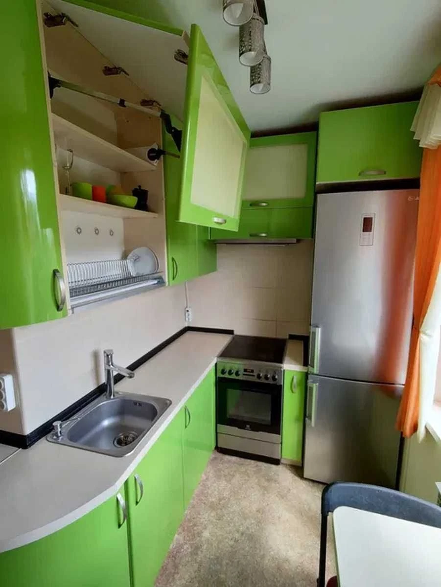 Sale of a 2-room apartment on Victory Avenue near the metro