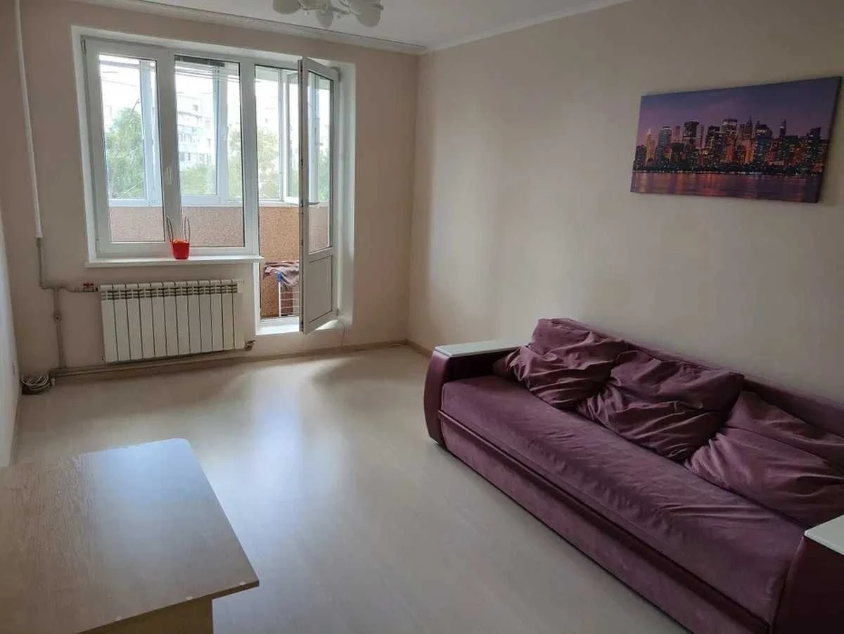 Sale of a 2-room apartment on Victory Avenue near the metro