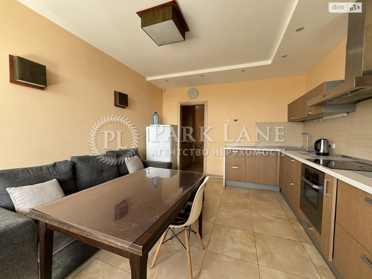 Apartment for Sale, Solnatska Slobidka