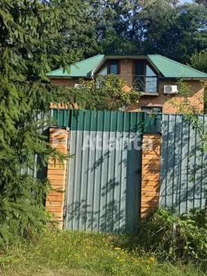 Independent House on Berezaysky Prospekt