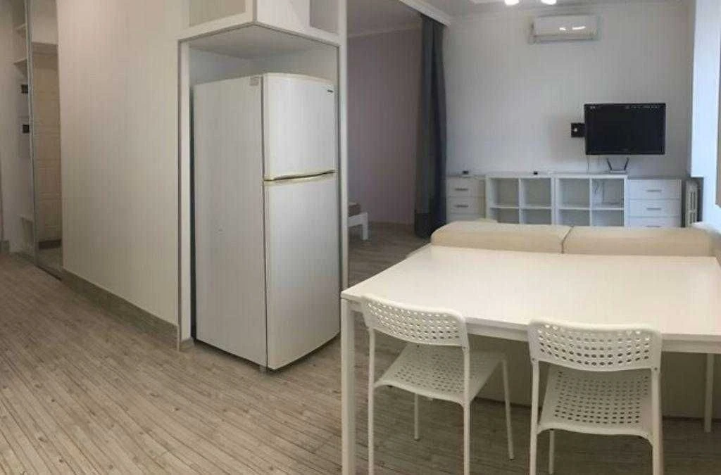 For sale 1-room apartment with euro renovation, Light not turned off,