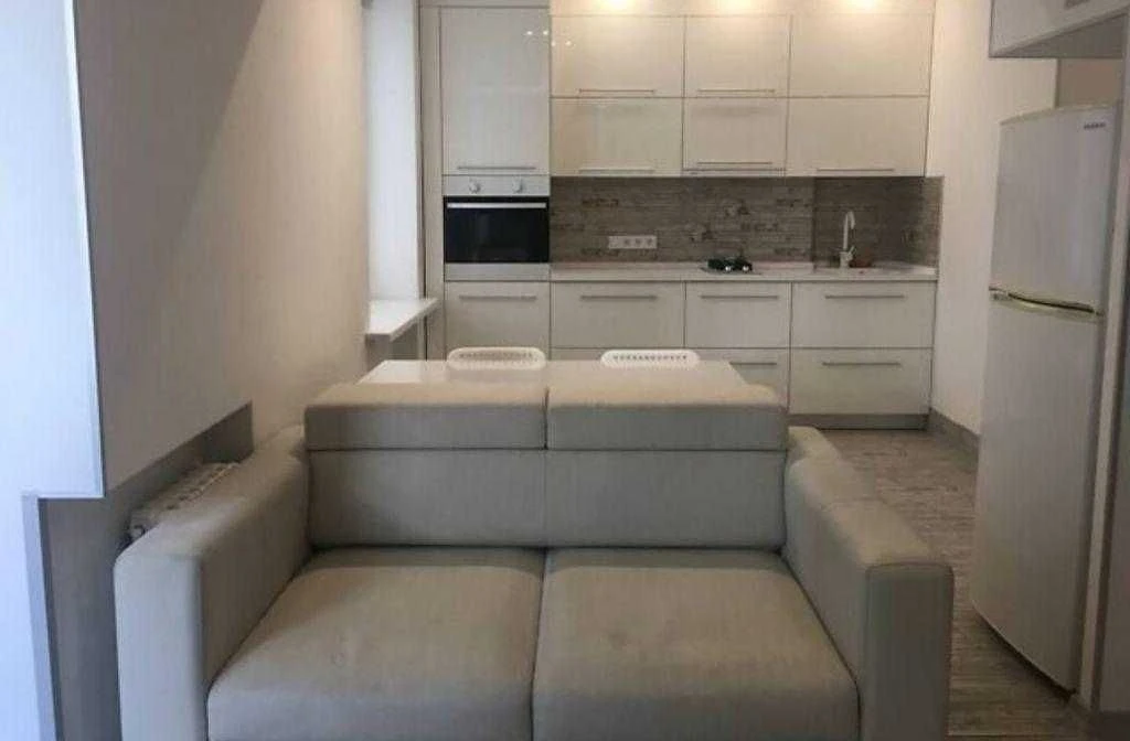 For sale 1-room apartment with euro renovation, Light not turned off,