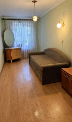 Sale of a 3-room apartment, street address: Hryshevskyi Street