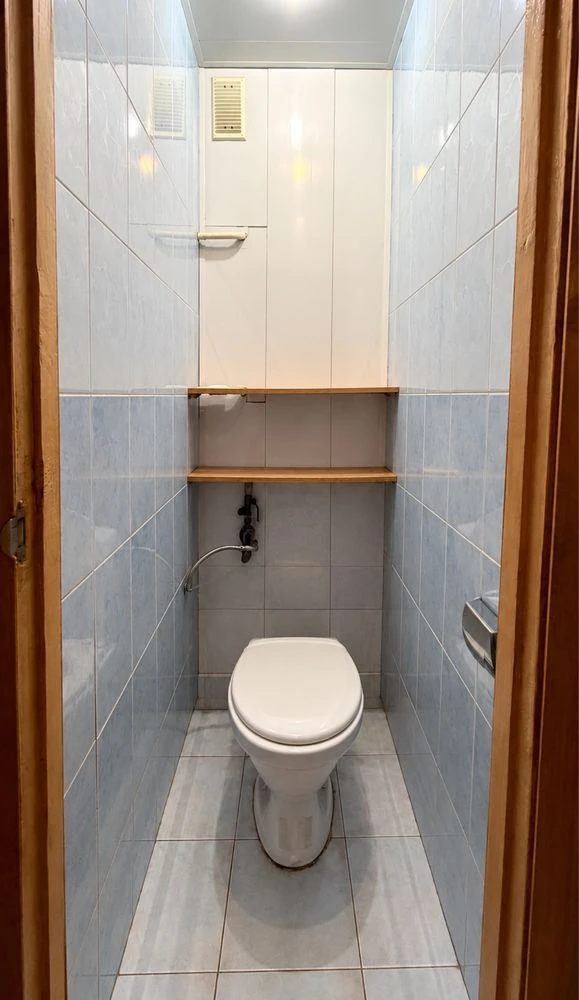 Sale of a 3-room apartment, street address: Hryshevskyi Street