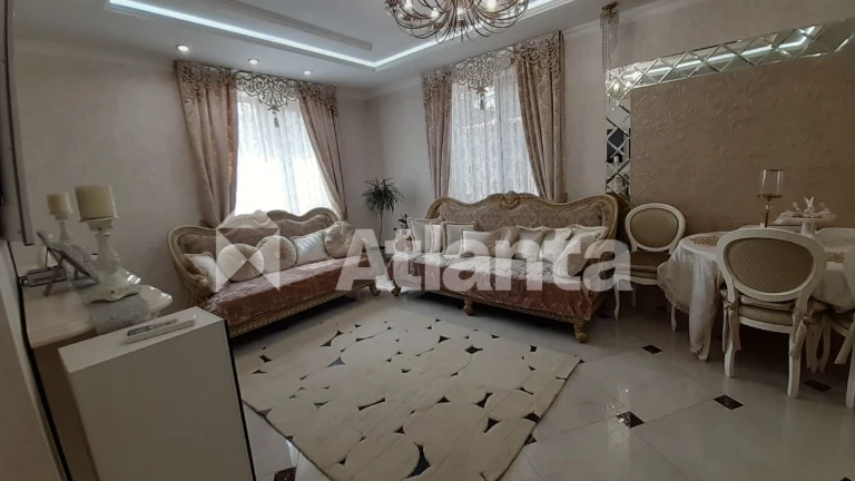 У продажу розкішний 2-поверховий будинок в районі Вузовськог