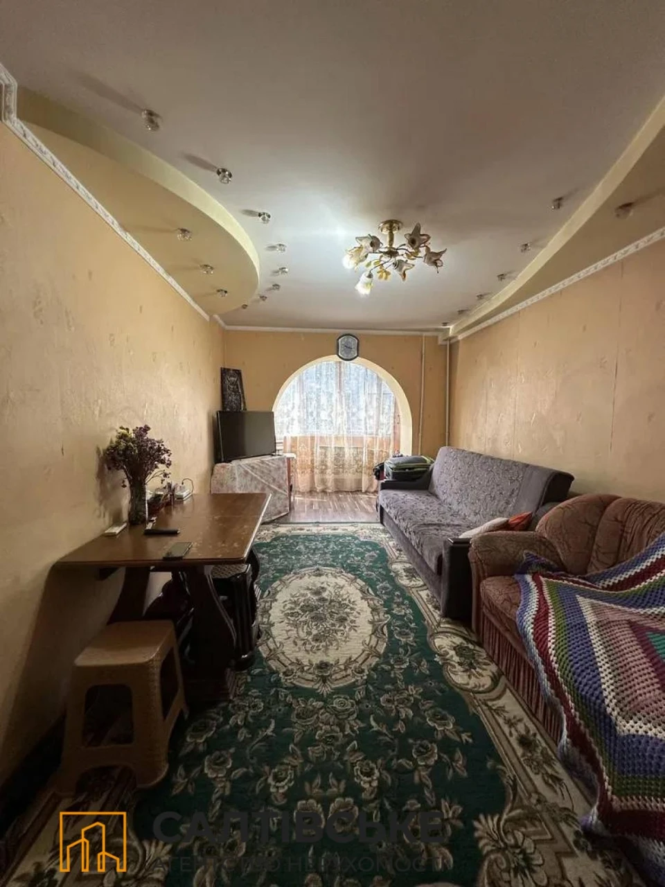 FOR SALE: 2-bedroom apartment in the Ukraine shopping mall area, Saltyvka, 602 m/r