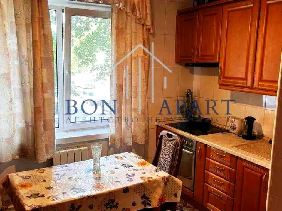 Apartment. Levka Luk'yanenko Street, Kyiv