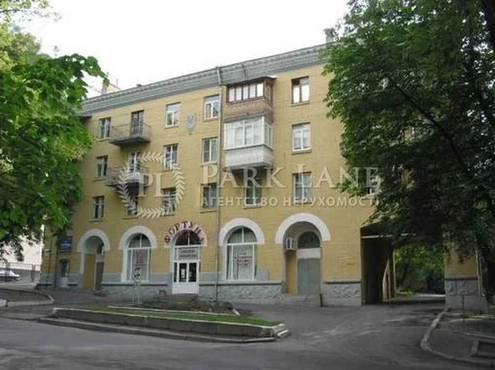 Predslavynska, 47 || 1-bedroom apartment 51 sq.m. in an old building |