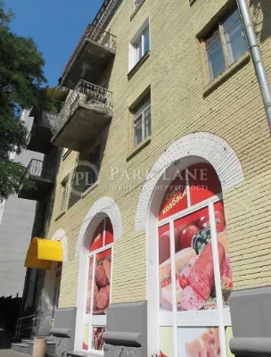 Predslavynska, 47 || 1-bedroom apartment 51 sq.m. in an old building |