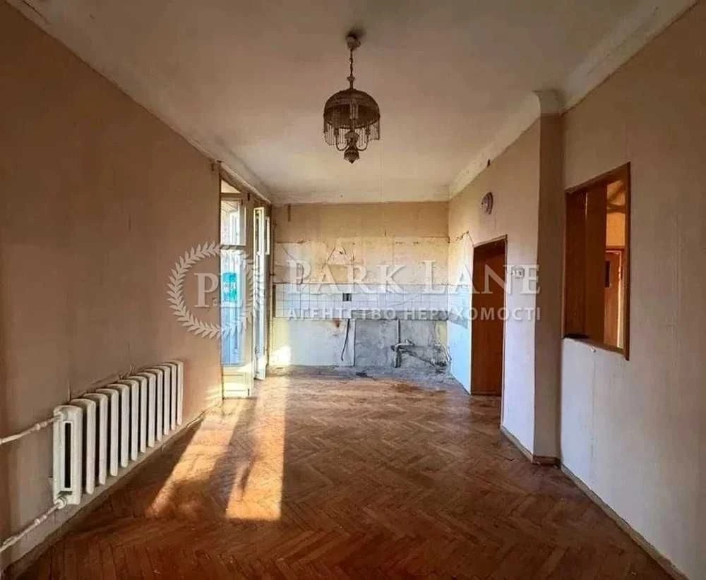 Predslavynska, 47 || 1-bedroom apartment 51 sq.m. in an old building |