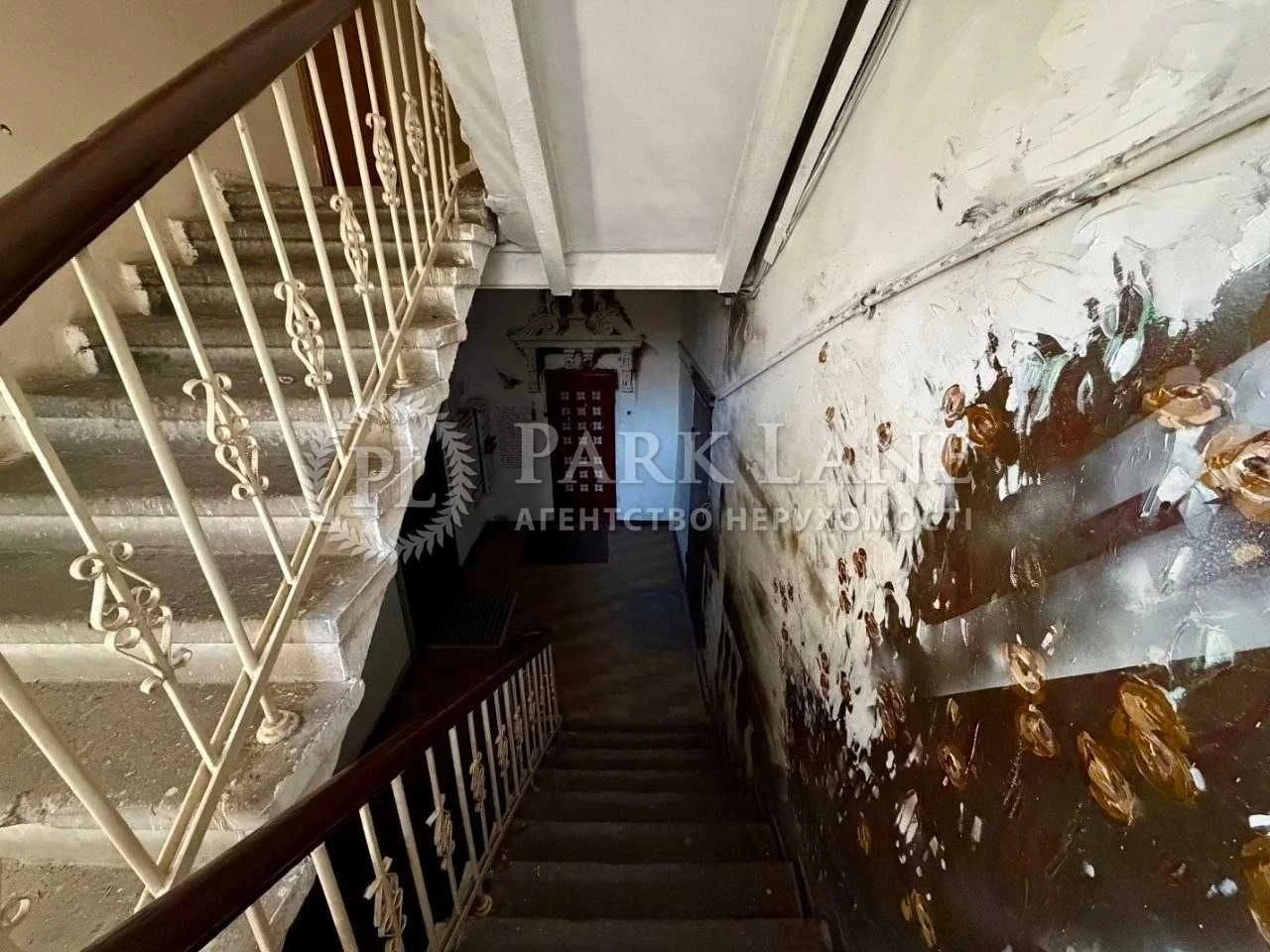 Predslavynska, 47 || 1-bedroom apartment 51 sq.m. in an old building |