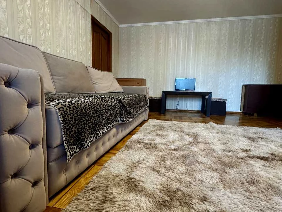 Квартира. Київ, Георгія Гонгадзе просп.