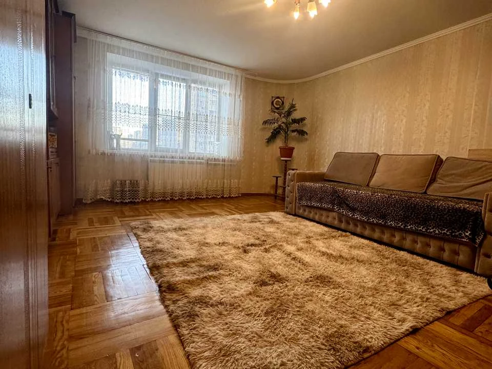 Квартира. Київ, Георгія Гонгадзе просп.