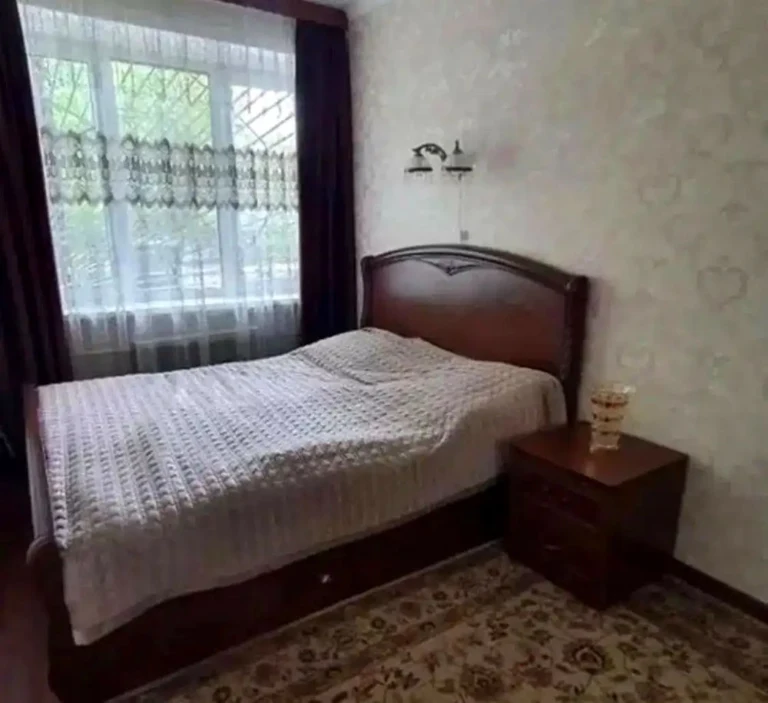 Продаж Мілютенка вул., 12а